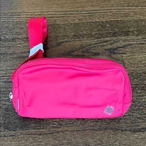 Lululemon Everywhere Belt Bag - NWT